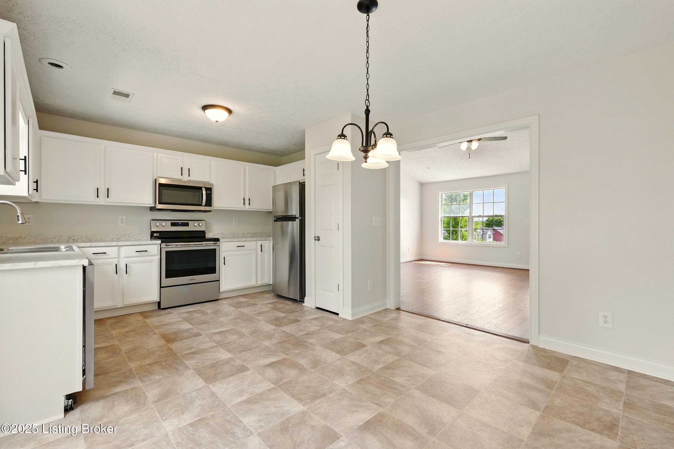 134 W Copperfield Way, Bardstown, Pennsylvania image 10