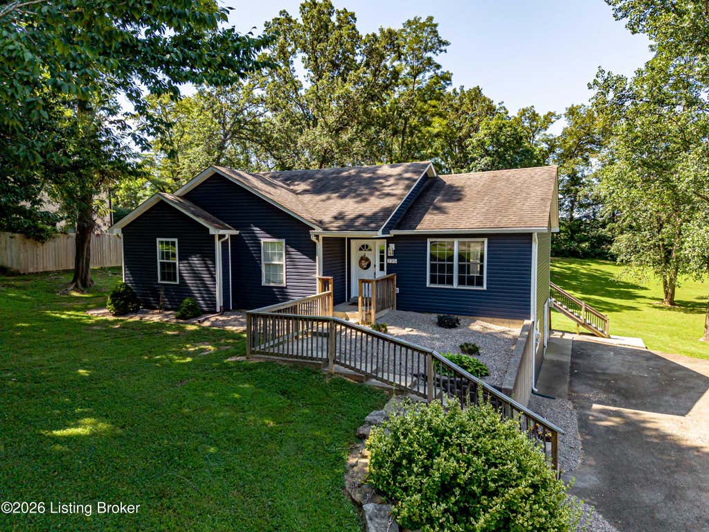 Photo of 235 Fireside Dr, Brandenburg, KY 40108 (MLS # 1724954)