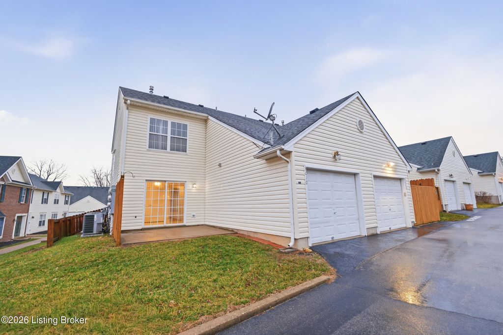 Photo of 8010 Emerald Green Way, Louisville, KY 40291 (MLS # 1710393)