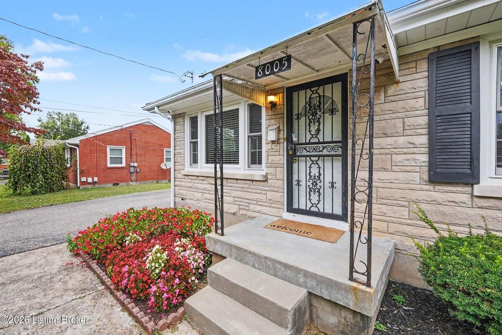 Photo of 8005 Pina Way, Louisville, KY 40219 (MLS # 1731886)