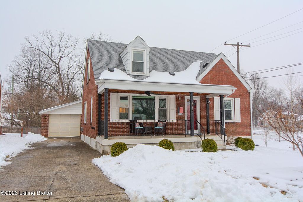 Photo of 2219 Lancashire Ave, Louisville, KY 40205 (MLS # 1708423)