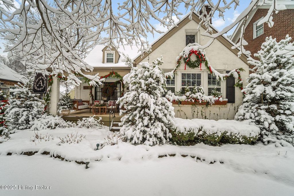 Photo of 1214 Audubon Pkwy, Louisville, KY 40213 (MLS # 1704710)