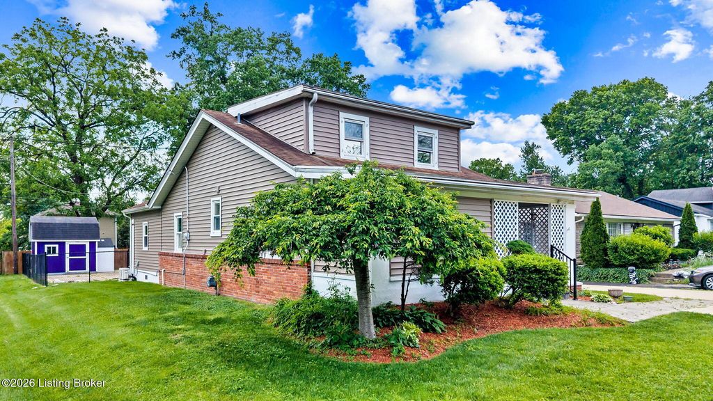 Photo of 2124 Winston Ave, Louisville, KY 40205 (MLS # 1716269)