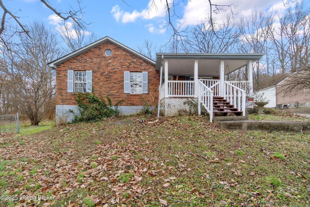 Photo of 803 Taper Ct, Louisville, KY 40214 (MLS # 1705804)