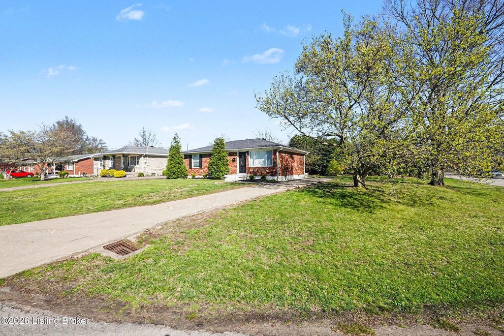 Photo of 6325 Krause Ave, Louisville, KY 40216 (MLS # 1712930)