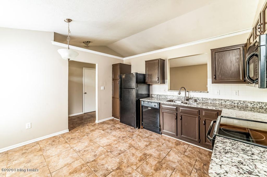 Photo of 9625 Combs Ln, Louisville, KY 40258 (MLS # 1705765)