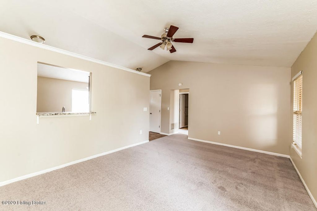 Photo of 9625 Combs Ln, Louisville, KY 40258 (MLS # 1705765)