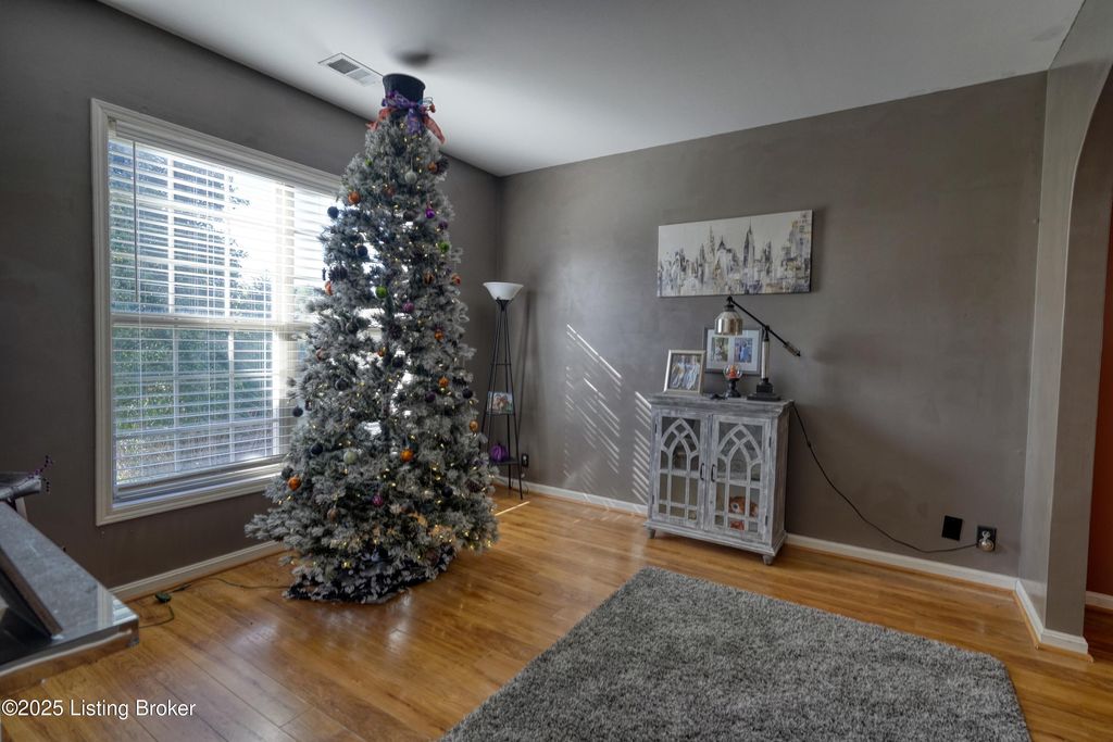 Photo of 15713 Beckley Hills Dr, Louisville, KY 40245 (MLS # 1701174)