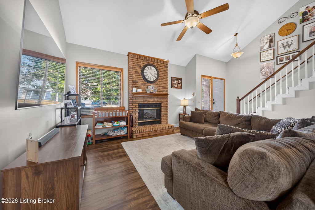Photo of 107 Daniel Ct, Radcliff, KY 40160 (MLS # 1733038)