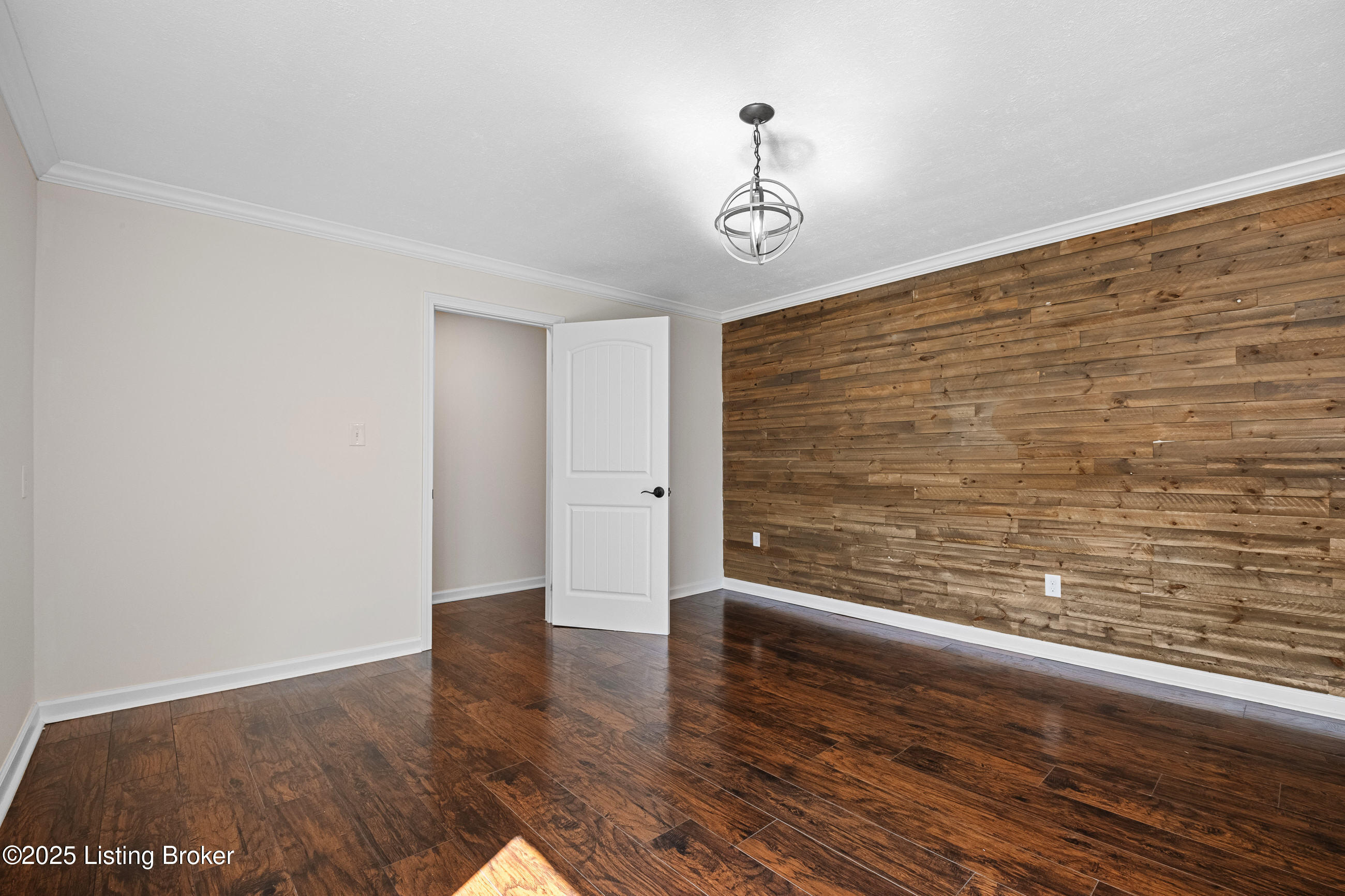 9909 Larlyn Dr, Fairdale, Kentucky image 22