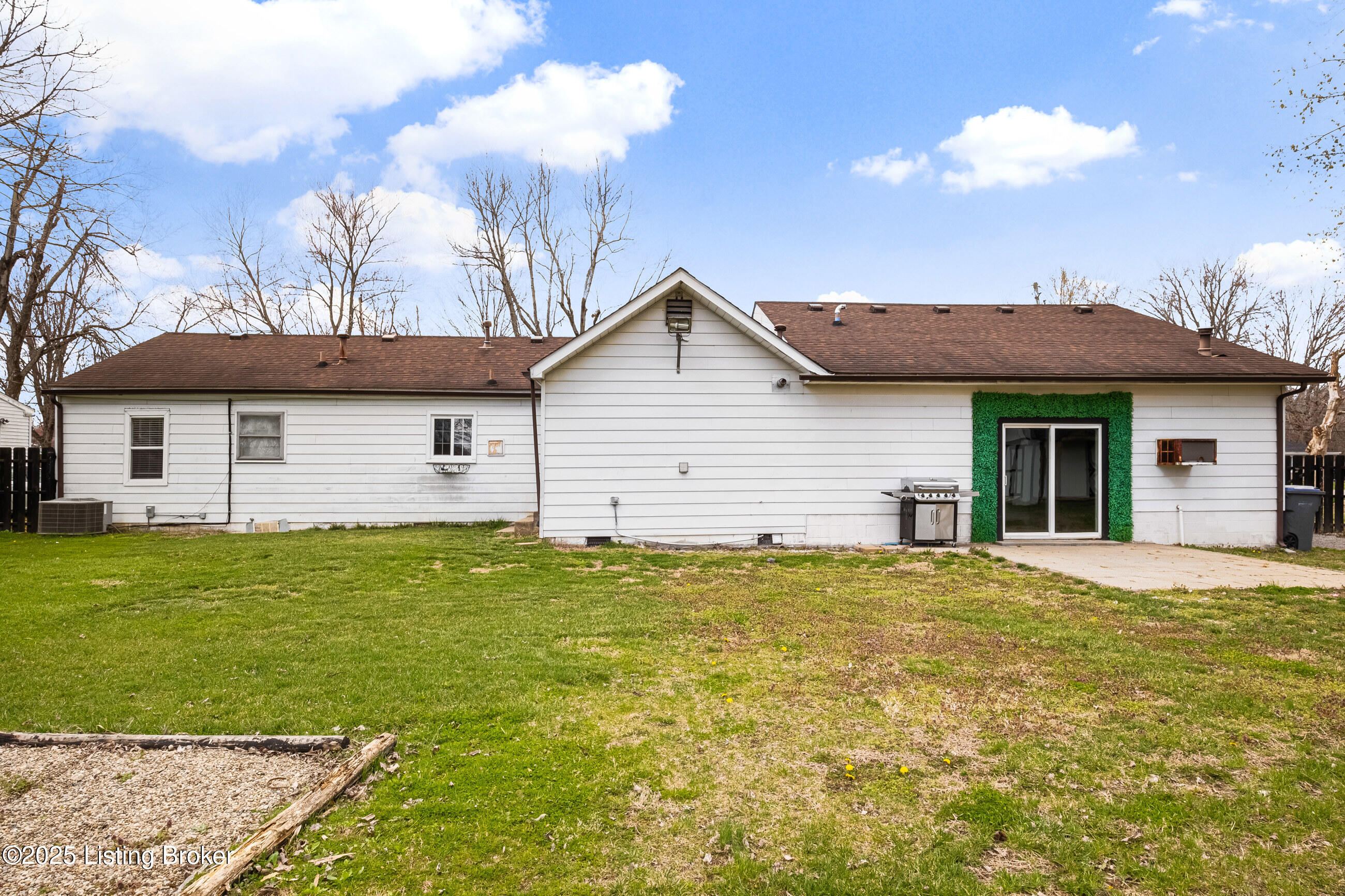 9909 Larlyn Dr, Fairdale, Kentucky image 39