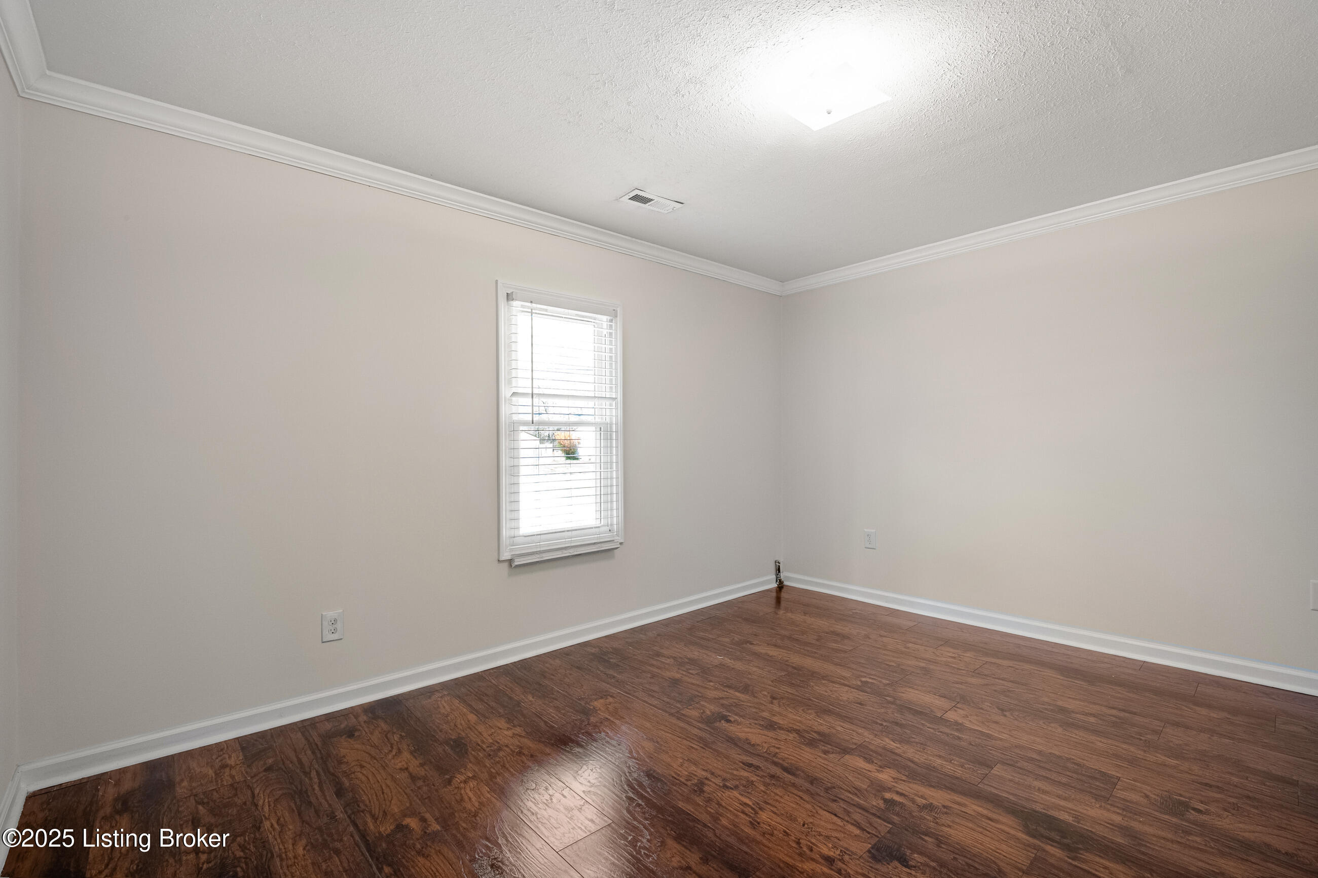 9909 Larlyn Dr, Fairdale, Kentucky image 18