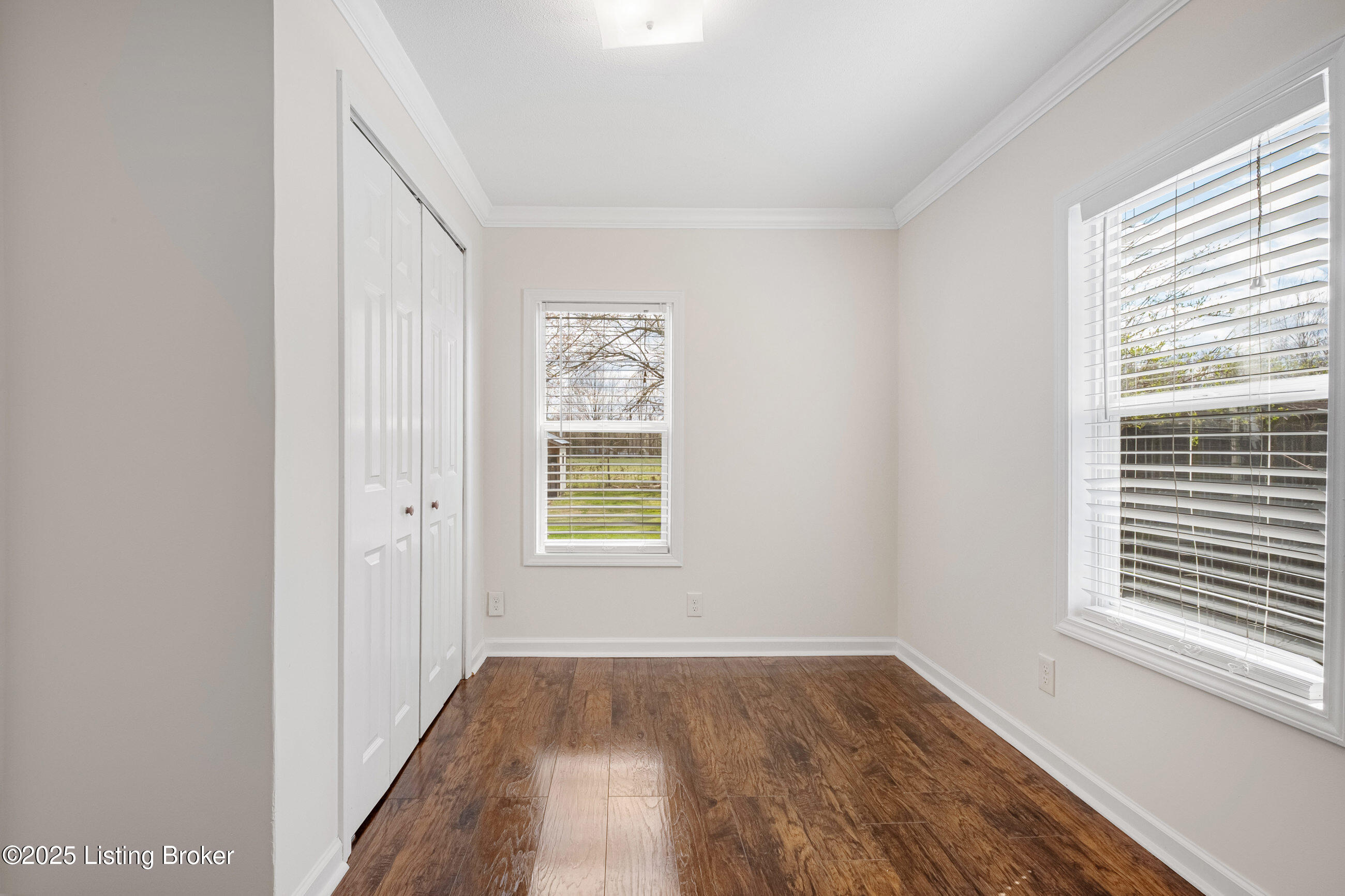 9909 Larlyn Dr, Fairdale, Kentucky image 16