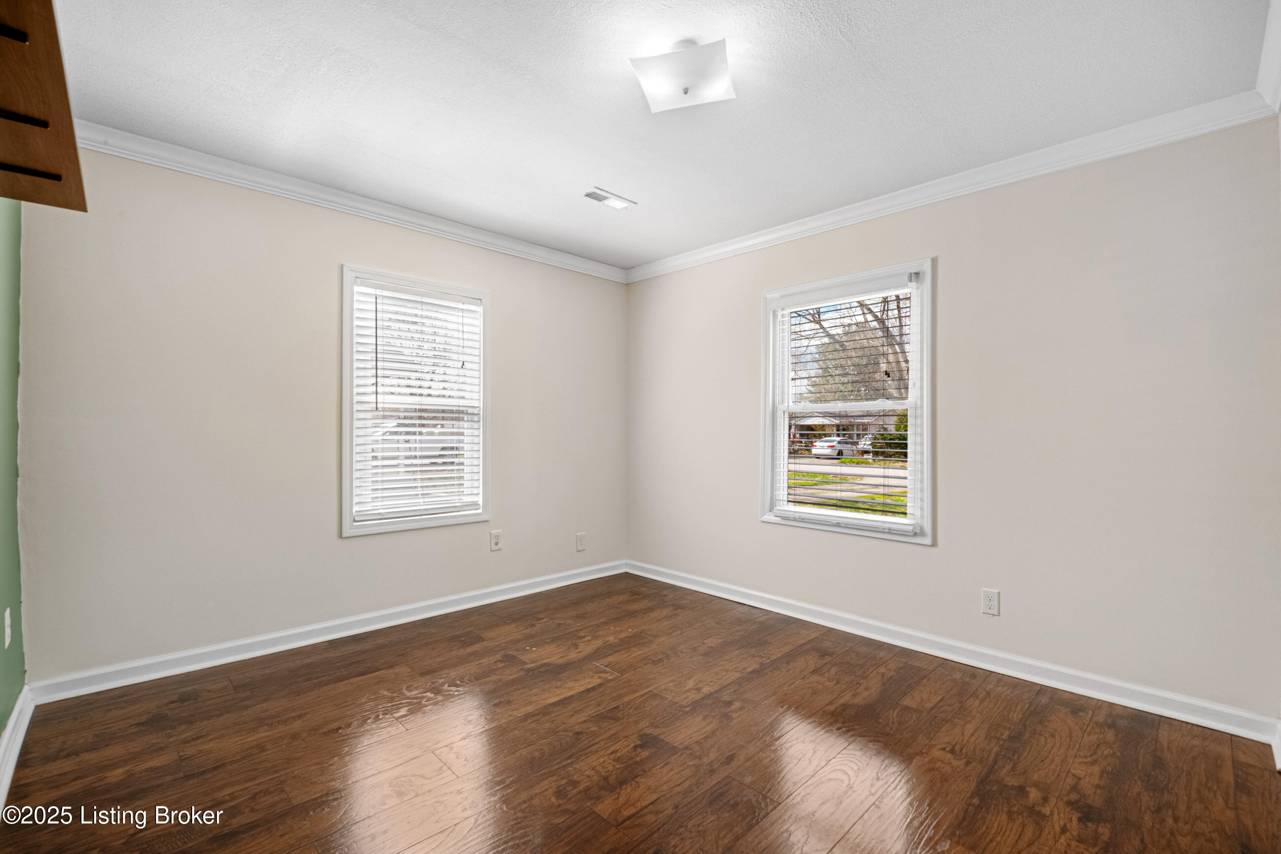 9909 Larlyn Dr, Fairdale, Kentucky image 11