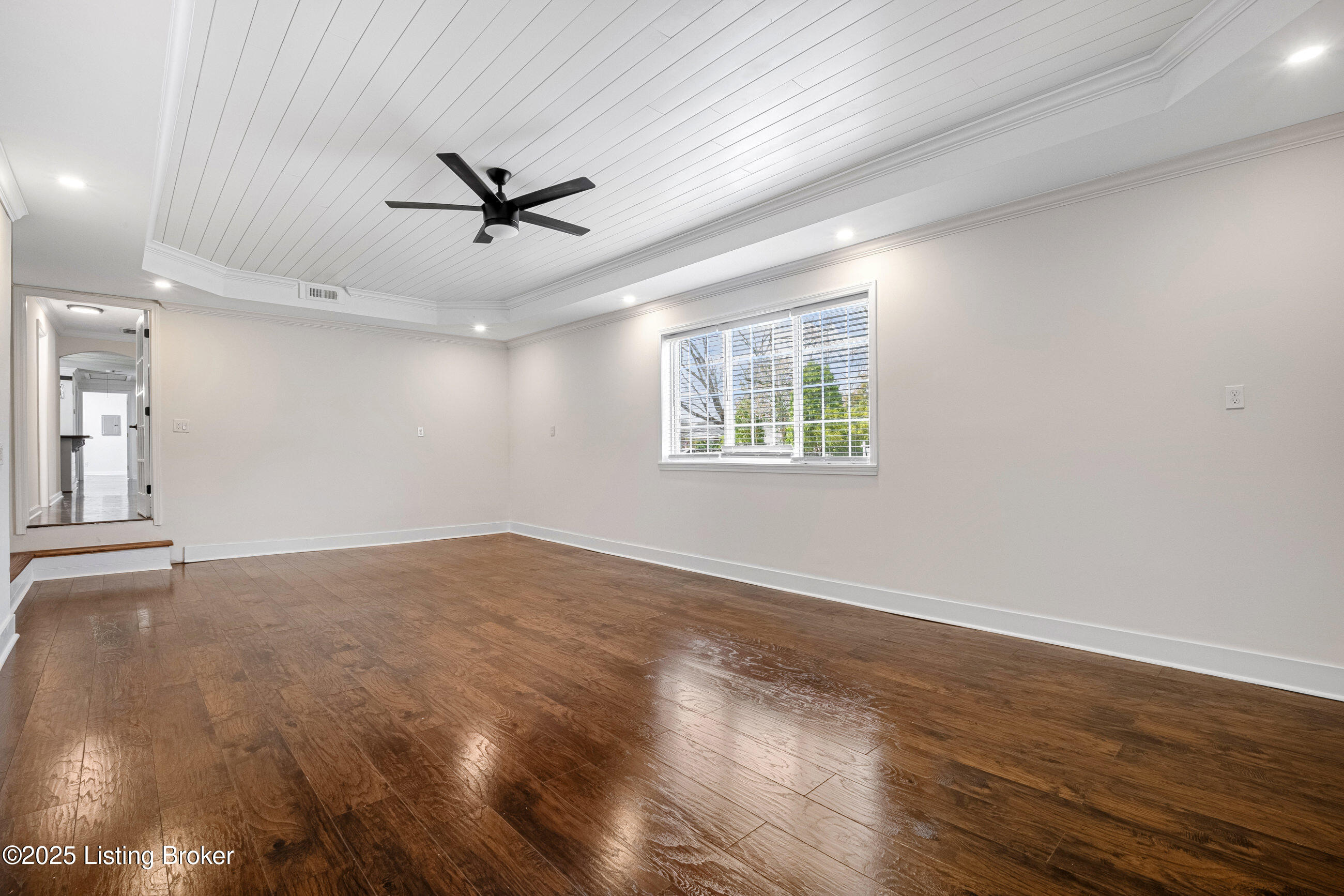 9909 Larlyn Dr, Fairdale, Kentucky image 33