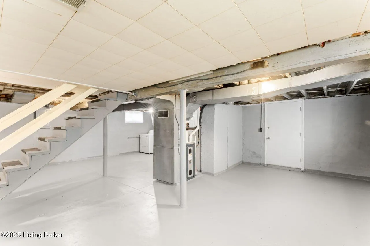 Louisville, Kentucky 40217, United States, 3 Bedrooms Bedrooms, ,2 BathroomsBathrooms,Residential,Active,225579