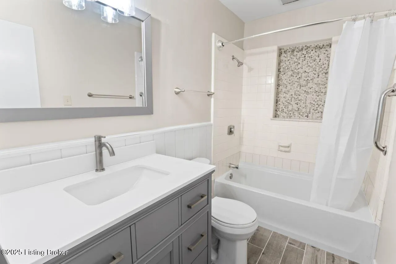 Louisville, Kentucky 40217, United States, 3 Bedrooms Bedrooms, ,2 BathroomsBathrooms,Residential,Active,225579