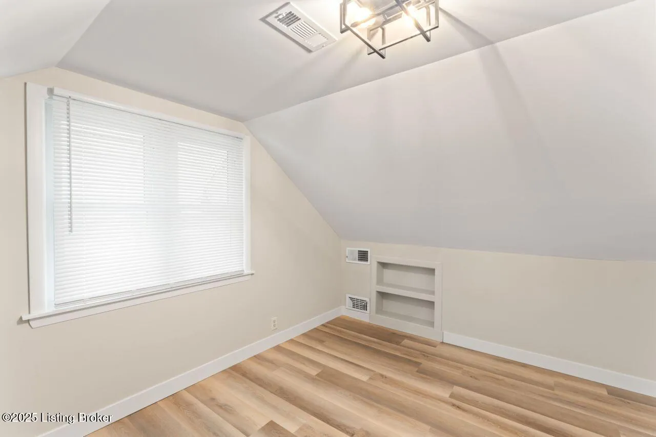 Louisville, Kentucky 40217, United States, 3 Bedrooms Bedrooms, ,2 BathroomsBathrooms,Residential,Active,225579