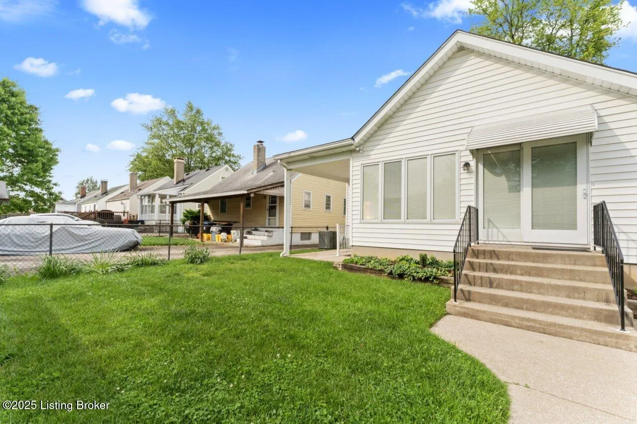 Louisville, Kentucky 40217, United States, 3 Bedrooms Bedrooms, ,2 BathroomsBathrooms,Residential,Active,225579