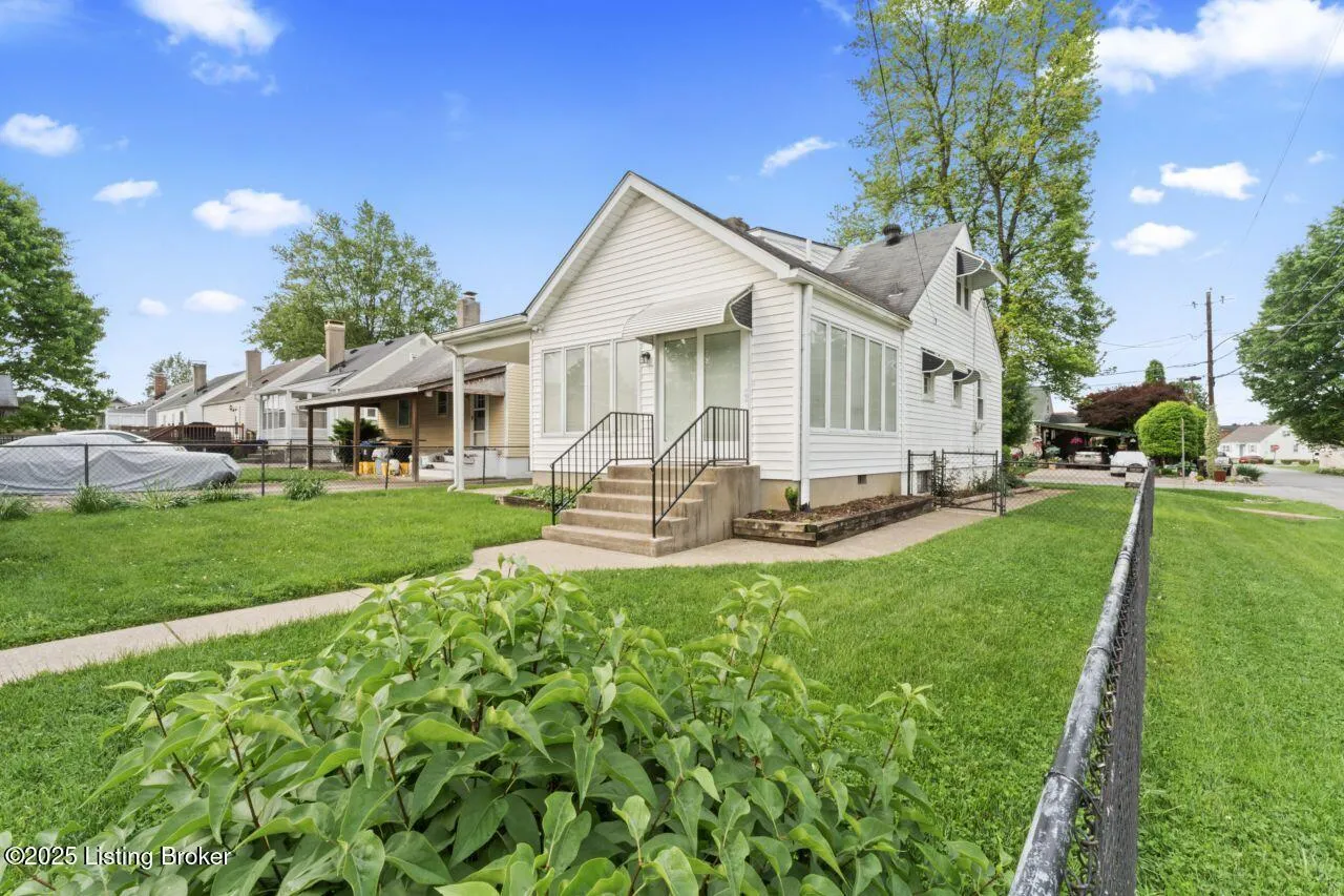 Louisville, Kentucky 40217, United States, 3 Bedrooms Bedrooms, ,2 BathroomsBathrooms,Residential,Active,225579