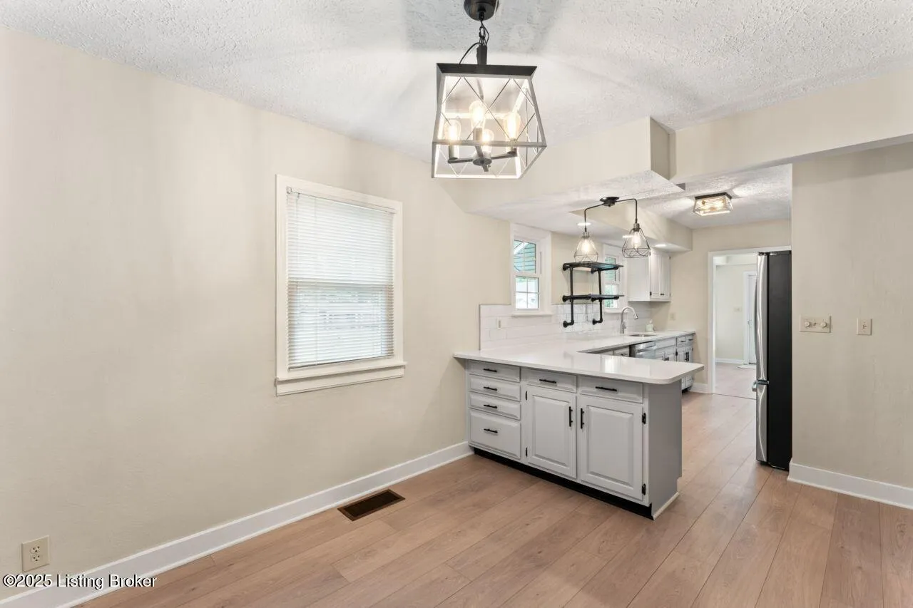 Louisville, Kentucky 40217, United States, 3 Bedrooms Bedrooms, ,2 BathroomsBathrooms,Residential,Active,225579