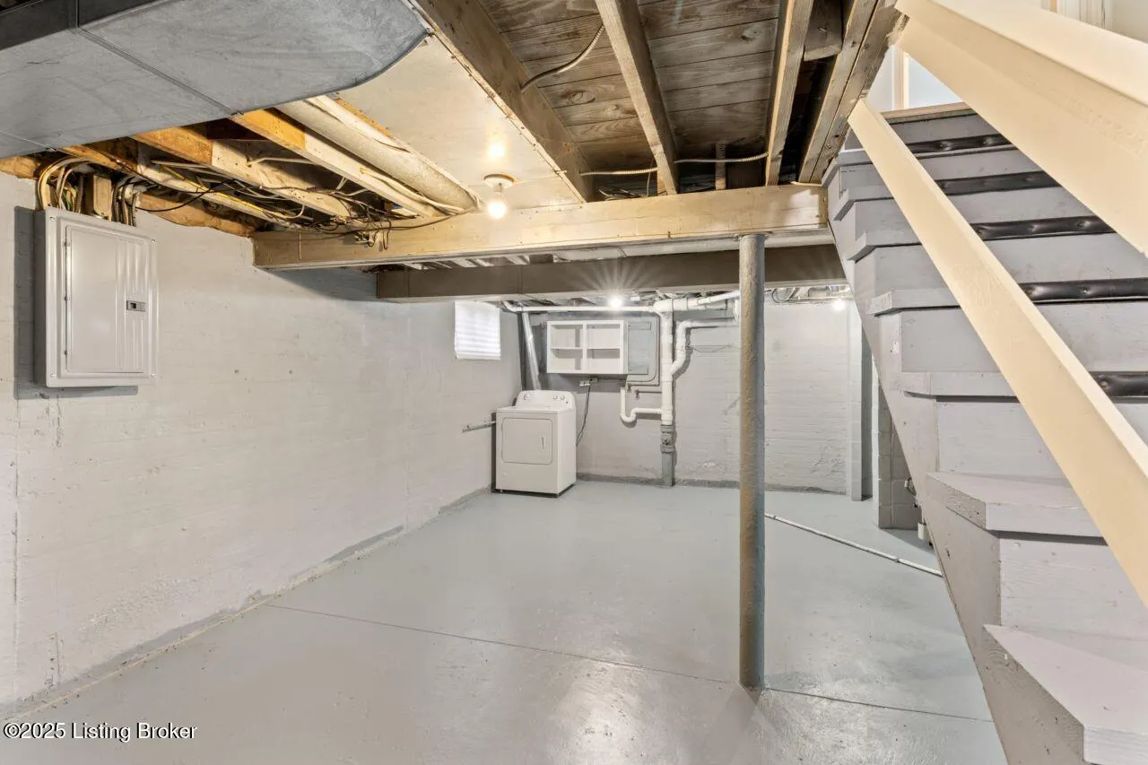 Louisville, Kentucky 40217, United States, 3 Bedrooms Bedrooms, ,2 BathroomsBathrooms,Residential,Active,225579