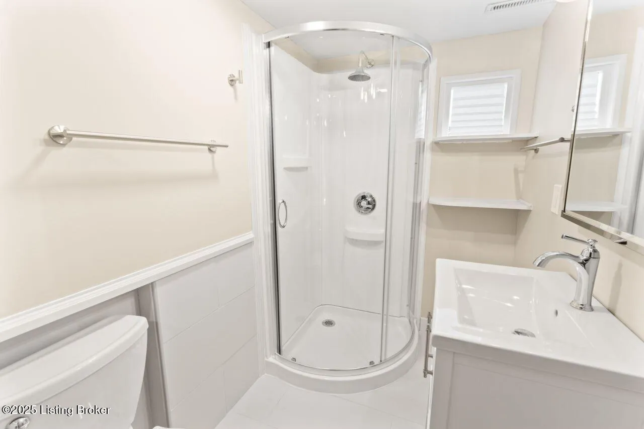 Louisville, Kentucky 40217, United States, 3 Bedrooms Bedrooms, ,2 BathroomsBathrooms,Residential,Active,225579