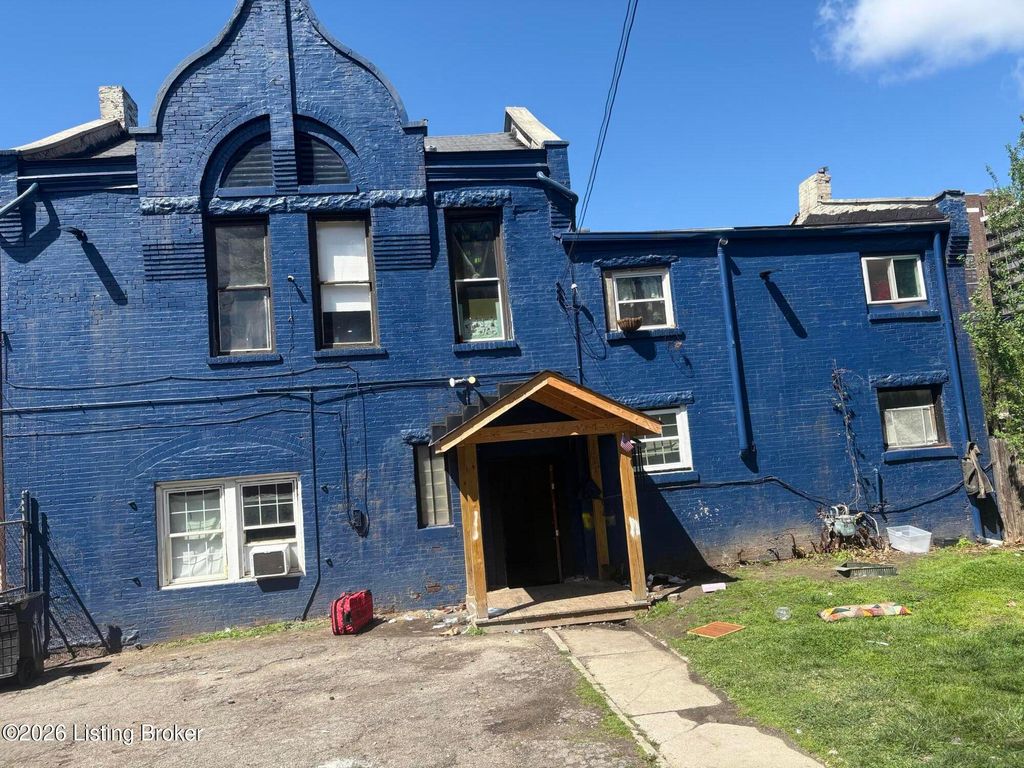 Photo of 1136 S 3rd St, Louisville, KY 40203 (MLS # 1717886)