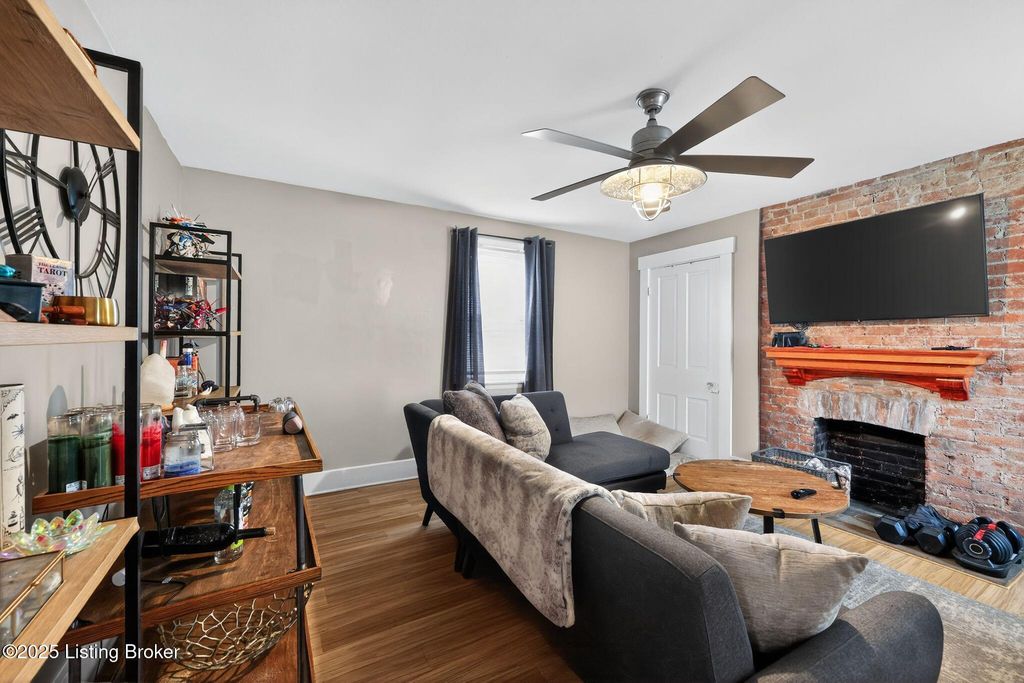 Photo of 215 Oak St, Ludlow, KY 41016 (MLS # 1704618)