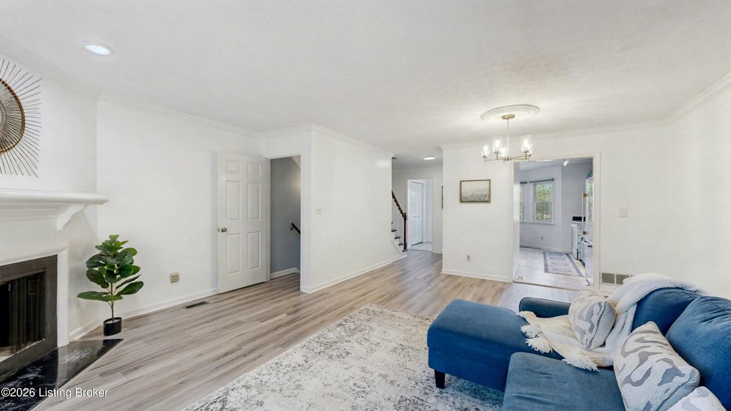 Photo of 24 Gardiner Ct, Louisville, KY 40205 (MLS # 1714429)