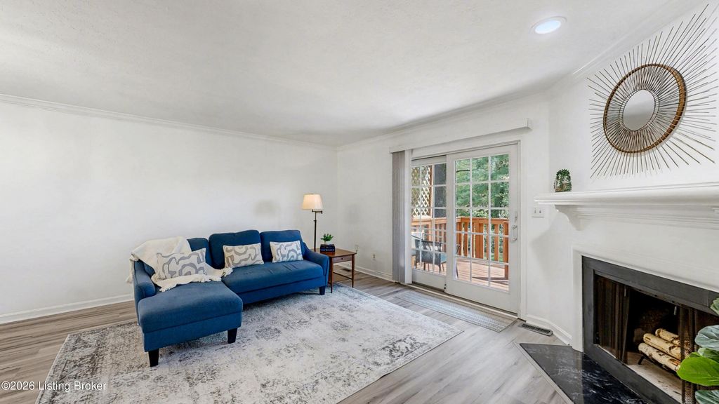 Photo of 24 Gardiner Ct, Louisville, KY 40205 (MLS # 1714429)