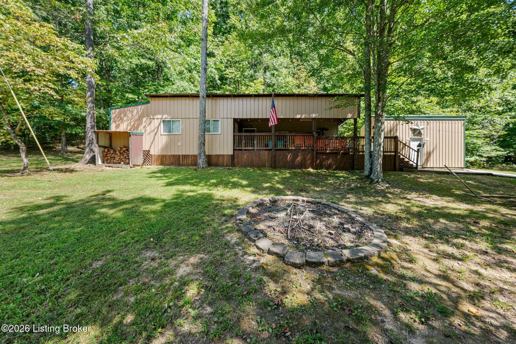 Photo of 585 Trailwoods Dr, Leitchfield, KY 42754 (MLS # 1710799)