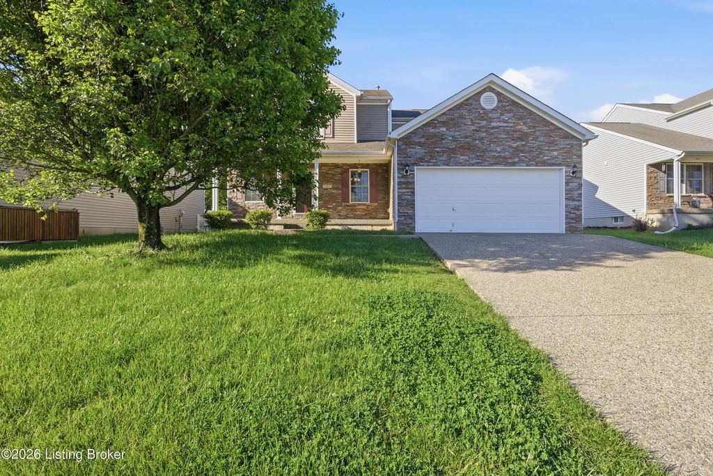 Photo of 11812 Garden Grove Way, Louisville, KY 40299 (MLS # 1716292)
