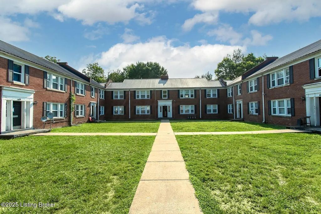 Photo of 607 S 44th St, Louisville, KY 40211 (MLS # 1705346)