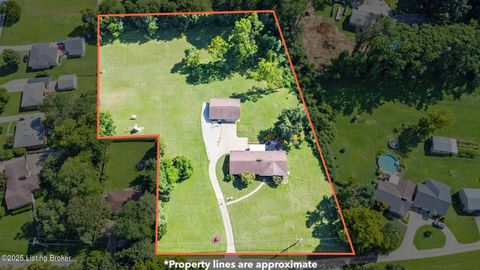 Photo of 7510 Smyrna Rd, Louisville, KY 40228 (MLS # 1701573) Photo of 7510 Smyrna Rd, Louisville, KY 40228 (MLS # 1701573)