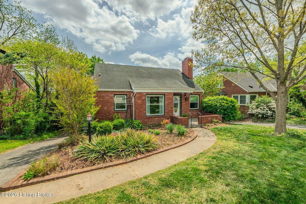 Photo of 1420 Falcon Dr, Louisville, KY 40213 (MLS # 1714948)