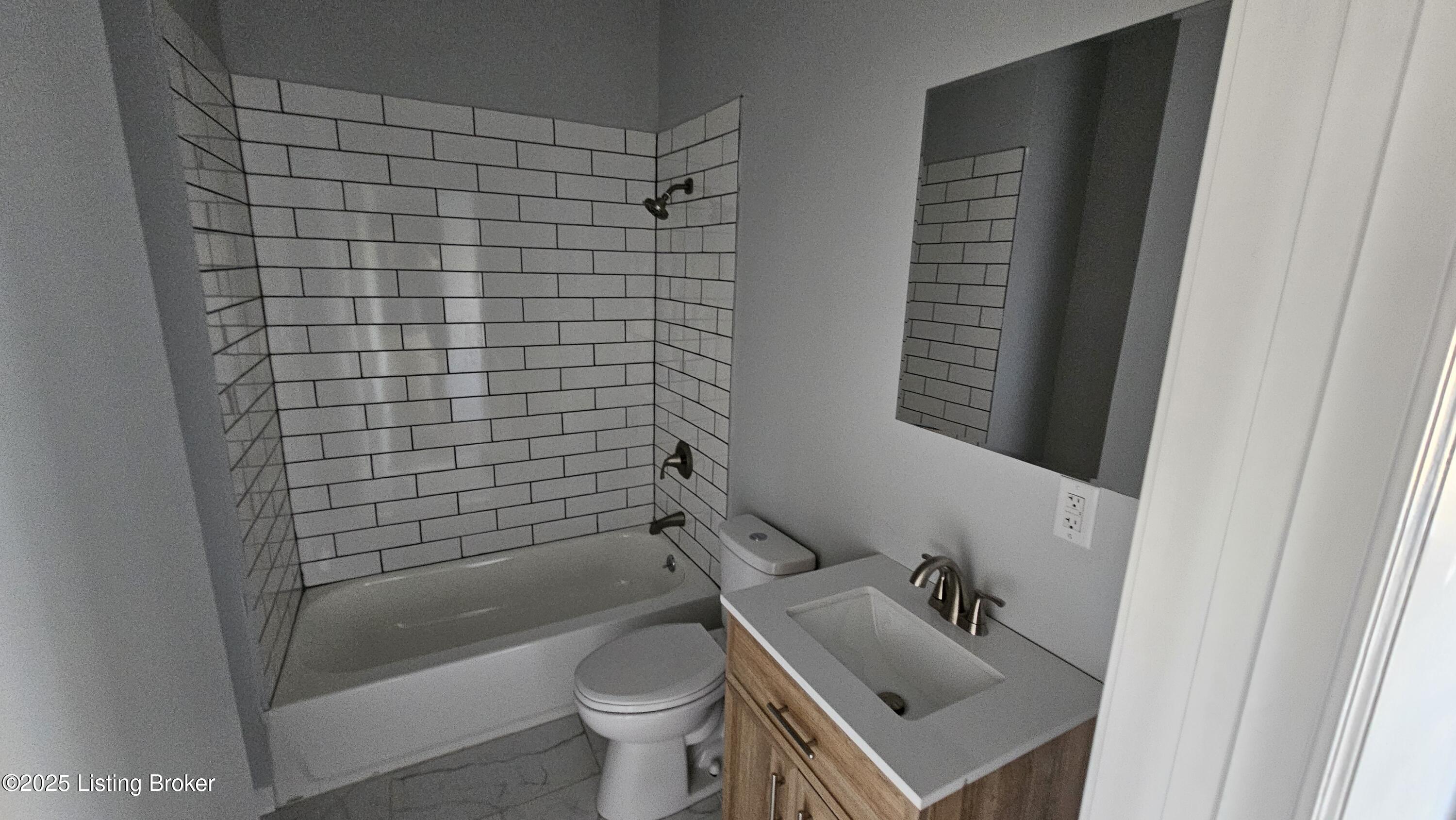 2513 W Chestnut St, Louisville, Kentucky image 33
