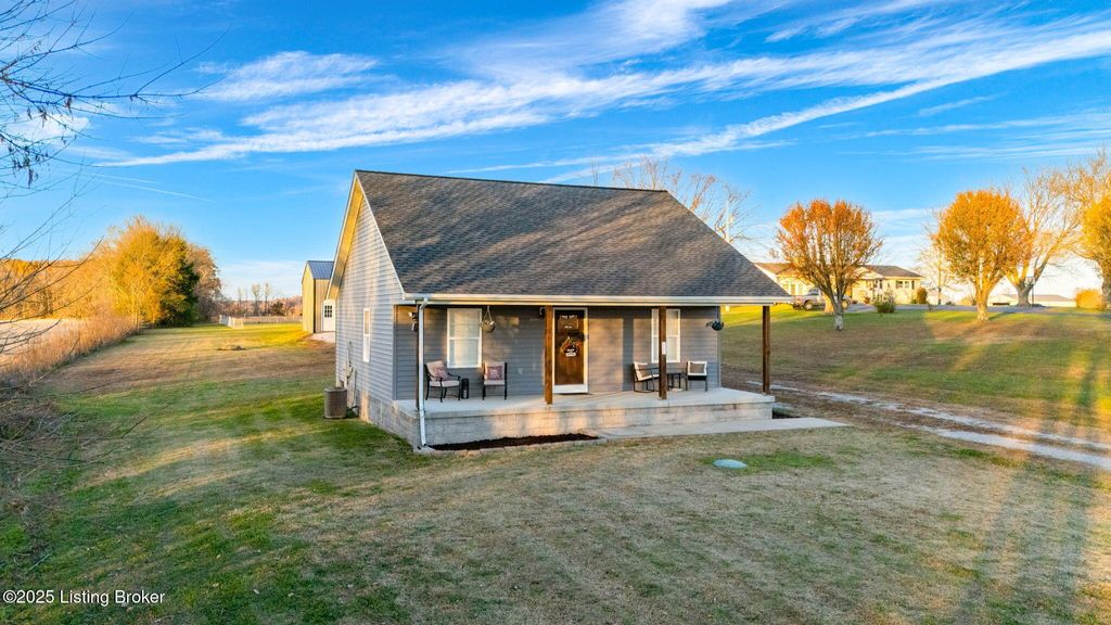 Photo of 3086 Chalybeate School Rd, Bowling Green, KY 42101 (MLS # 1703799)