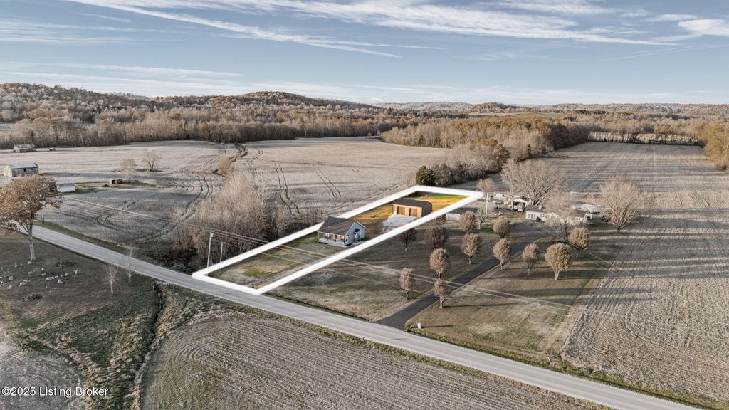 Photo of 3086 Chalybeate School Rd, Bowling Green, KY 42101 (MLS # 1703799)