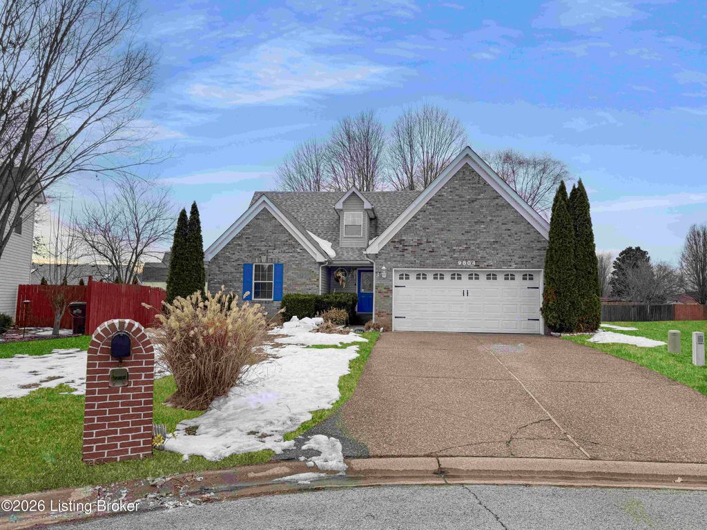 Photo of 9804 Spring Pointe Ct, Louisville, KY 40229 (MLS # 1709061)