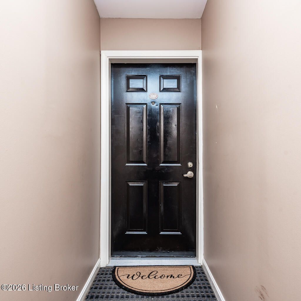 Photo of 2726 Hollywood Terrace #124, Louisville, KY 40206 (MLS # 1715657)