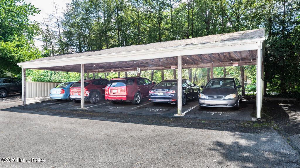 Photo of 2726 Hollywood Terrace #124, Louisville, KY 40206 (MLS # 1715657)