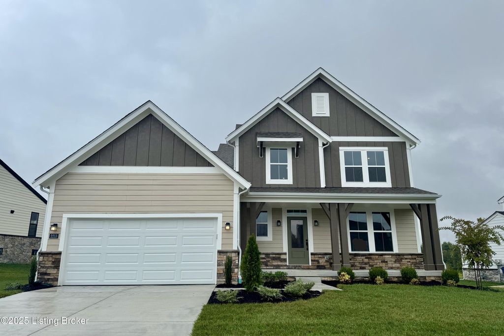 Photo of 2213 Summit View Ct, La Grange, KY 40031 (MLS # 1684797)