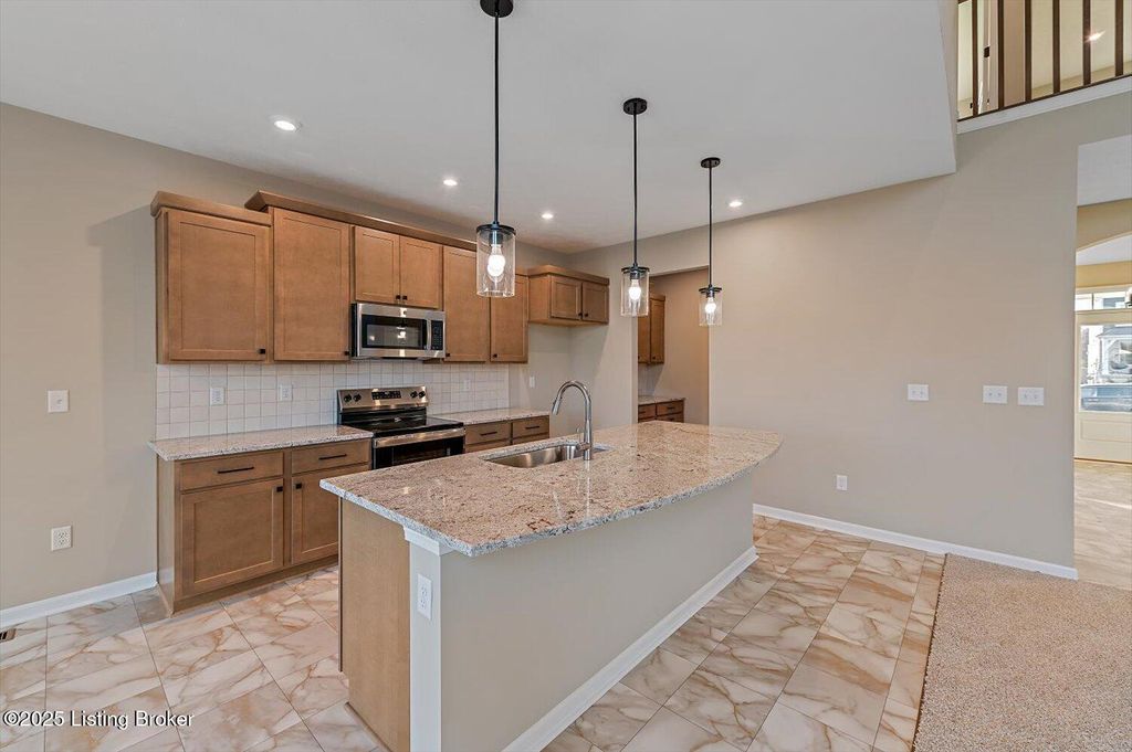 Photo of 2213 Summit View Ct, La Grange, KY 40031 (MLS # 1684797)