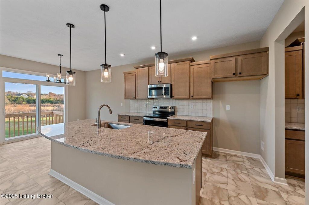 Photo of 2213 Summit View Ct, La Grange, KY 40031 (MLS # 1684797)