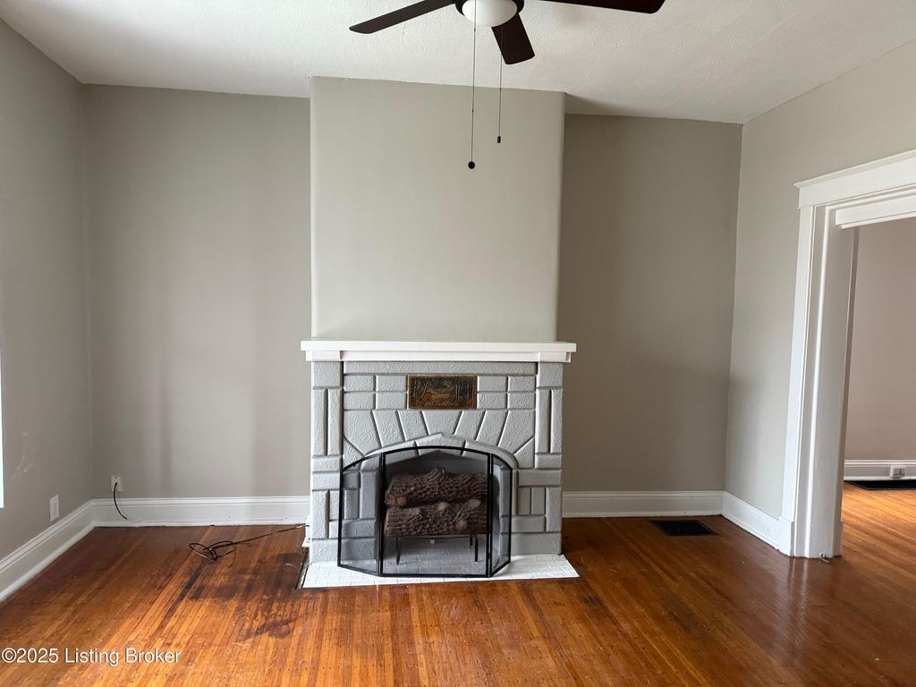 Photo of 736 Dearborn Ave, Louisville, KY 40211 (MLS # 1706098)