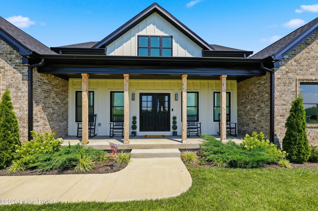 Photo of 449 South Stallard Dr, Shelbyville, KY 40065 (MLS # 1722246)