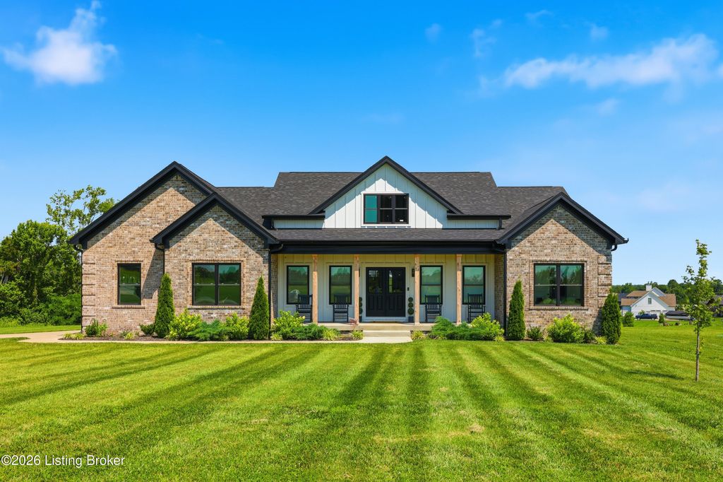 Photo of 449 South Stallard Dr, Shelbyville, KY 40065 (MLS # 1722246)