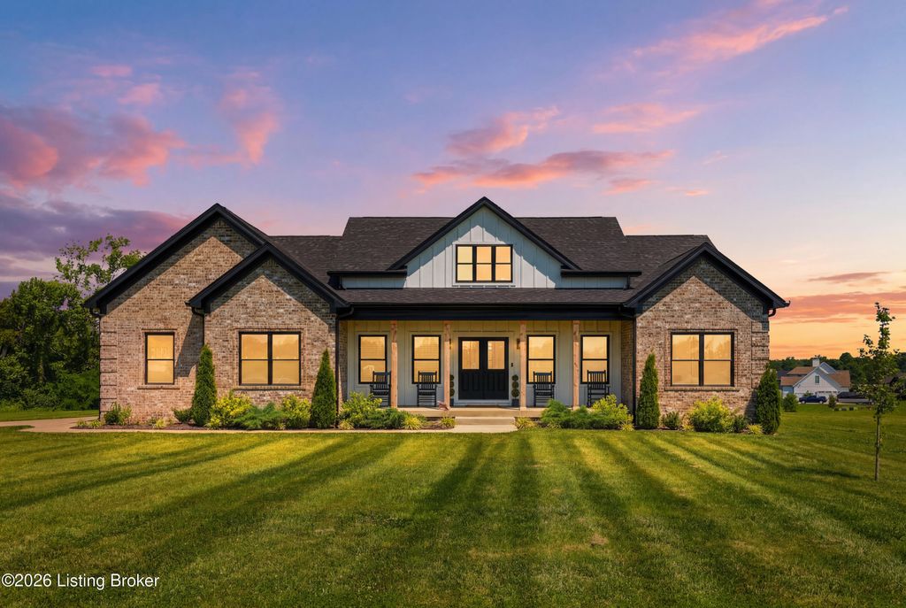 Photo of 449 South Stallard Dr, Shelbyville, KY 40065 (MLS # 1722246)