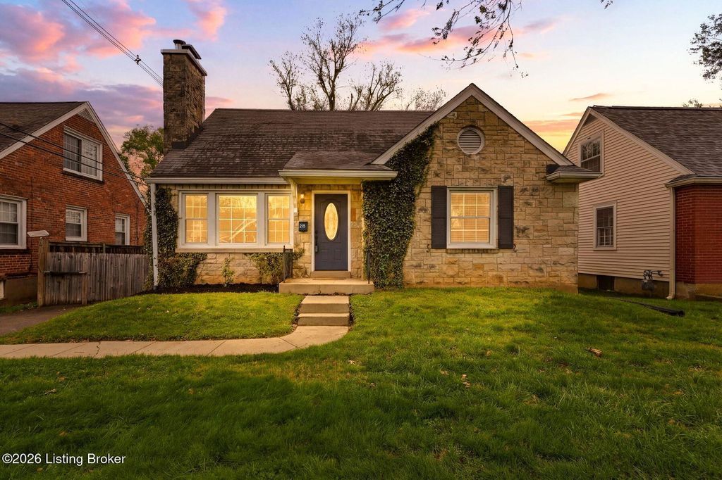 Photo of 215 Monohan Dr, Louisville, KY 40207 (MLS # 1713590)